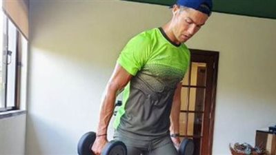 رونالدو يواصل التدريب في المنزل قبل استئناف الدوري الإيطالي