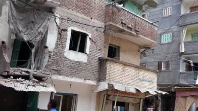 تساقط أجزاء من عقار في الإسكندرية دون إصابات | صور