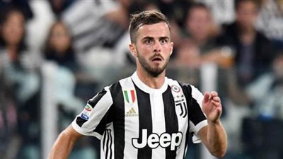 بسبب الأزمة المالية.. بيانيتش بطل صفقة تبادلية بين برشلونة ويوفنتوس