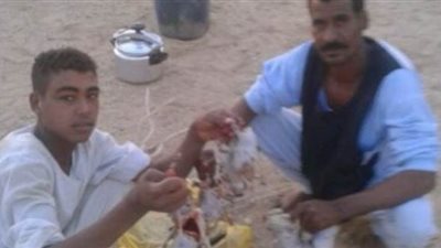 فتة البط البري.. إفطار أبناء بادية قنا في أول أيام رمضان | صور