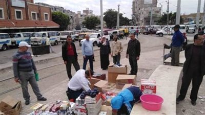 حملة مكبرة لإزالة الإشغالات فى أسواق الإسكندرية | صور