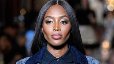 فيروس كورونا يدفع ناعومي كامبل لتصبح مذيعة (فيديو)