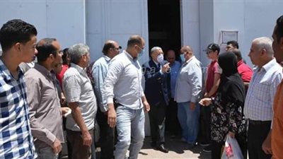 محافظ المنيا يوجه مسئولي المصرية للاتصالات بالحد من تزاحم المواطنين