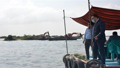 حملة لإزالة 85 حوضا على مساحة 45 فدانا ببحيرة المنزلة | صور