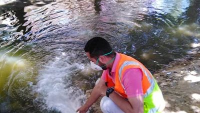 غسيل 300 شبكة مياه و270 خزانا في الخطة الشهرية بأسيوط | صور