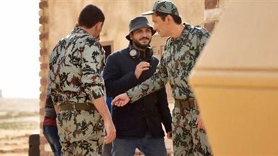 كريم عبد العزيز لمخرج مسلسل الاختيار: موهوب وذكي