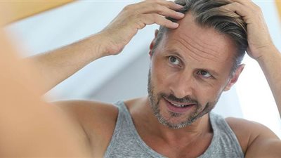 وائل غانم يكشف أفضل وقت لزراعة الشعر