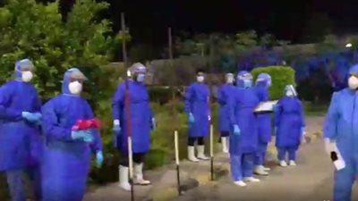 مركز اليونسكو بالمنوفية يستقبل حالات كورونا بالورود | فيديو