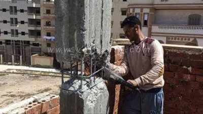 إزالة فورية لمخالفة بناء بالحي الرابع في مدينة دمياط الجديدة | صور