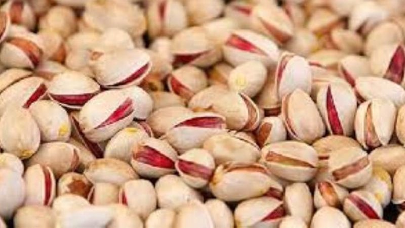 رؤية الفستق في المنام
