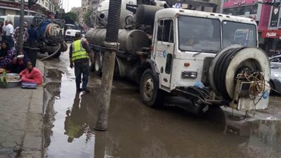 إصلاح كسر ماسورة مياه الشرب بروض الفرج