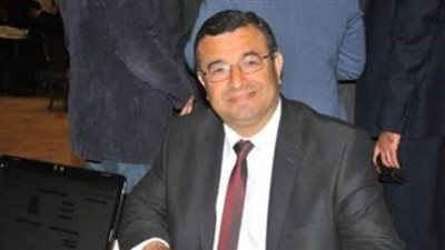 برلمانى يطالب الحكومة بإعادة العمالة المصرية  فى الخارج