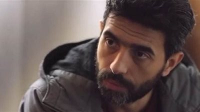 مشهد كوميدي يجمع عمرو عابد وزوجته في 