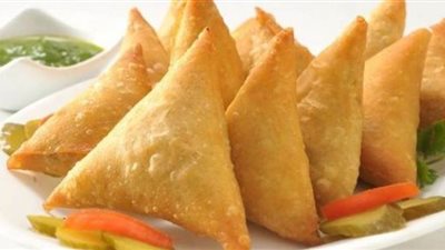 طريقة عمل السبمبوسة بالسبانخ والجبن