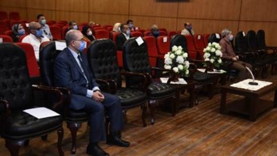 محافظ بورسعيد: المشروعات البحثية وسيلة علمية للاعتماد على النفس 