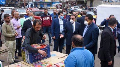 اعتداء الباعة الجائلين على مدير المتابعة في حي المنتزة بالإسكندرية