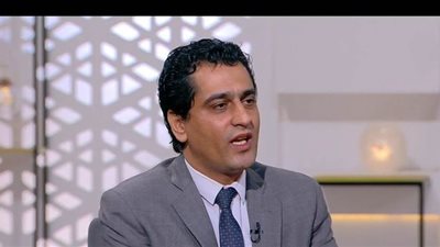 أيمن عبد المجيد ينعى أول صحفي توفي نتيجة إصابته بكورونا