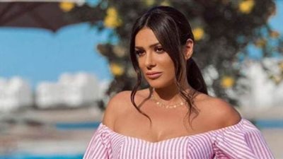 الغموض يسيطر على شخصية إنجي المقدم في 