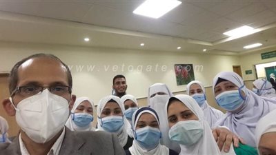 سيلفي لأطباء مستشفى الباجور استعدادا لاستقبال حالات كورونا
