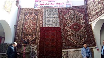 يضاهي أفخر الأنواع العالمية.. مصنع السجاد اليدوي طوق نجاة للمرأة في رشيد | فيديو