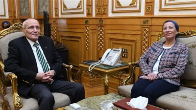 العصار ووزيرة البيئة يتابعان مستجدات منظومة المخلفات الجديدة