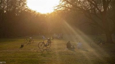 تفاصيل دراسة مثيرة للجدل حول تأثير ضوء الشمس على فيروس كورونا