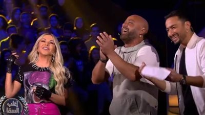 السقا يصمد لآخر نفس تحت الماء ويحرم حمادة هلال من تحقيق المفاجأة | فيديو