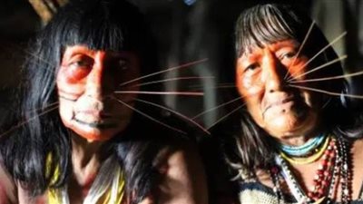 لامتصاص الأرواح .. قبيلة تأكل الموتي في غابات الأمازون| صور