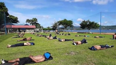 إندونيسيا تلجأ إلى حمامات الشمس لمكافحة كورونا | صور