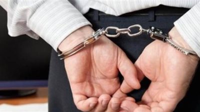 ضبط 3 موظفين لاستغلال وظائفهم وتمكين آخرين من البناء المخالف بالدقهلية