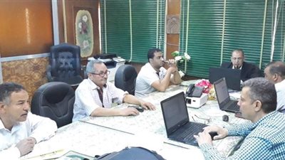 1747 طالبا بالصف الثاني الثانوي يؤدون الامتحانات إلكترونيا بالوادي الجديد