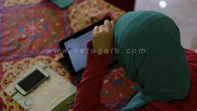 طالبة بالصف الثاني الثانوي: مستوى 