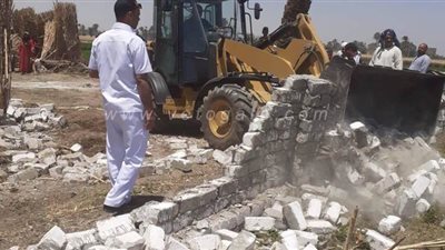 ازالة 21 حالة تعدٍ على الأراضي الزراعية وأملاك الدولة  في سوهاج | صور
