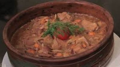 طريقة عمل طاجن لحمة بالبصل والكريمة | فيديو