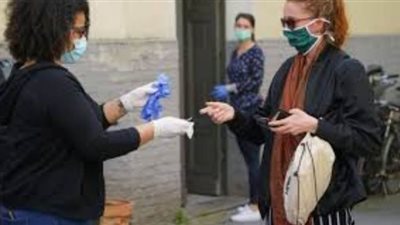 تراجع معدل إصابات كورونا الجديدة في الكويت وعمان بعد ارتفاع قياسي