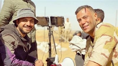 محمد إمام مشيداً بالمخرج بيتر ميمي: واخد السينما والدراما لحتة تانية