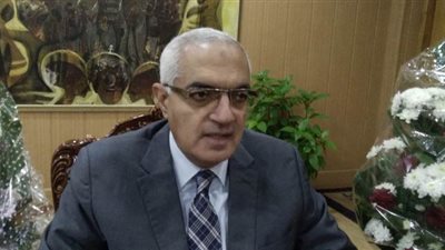 بعد ايجابية حالة كورونا.. سلبية مسحات الفريق الطبي بمبنى الباطنة في 