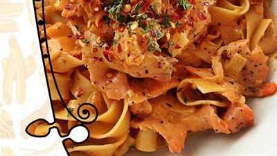 طريقة عمل مكرونة بالصلصة والسالمون من مطبخ الشيف آسيا