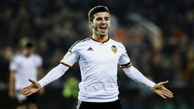 نجم فالنسيا: رفضت عرضا من ريال مدريد