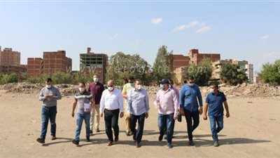 محافظ المنوفية يوجه برفع تراكمات القمامة ونواتج الهدم بشبين الكوم