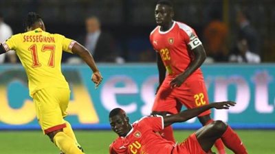 غينيا تلغي الدوري بدون تحديد بطل