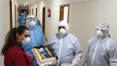 بعد تعافي الأسرة.. حكاية أم فارقت رضيعتها ٤٨ ساعة بعزل الدقهلية