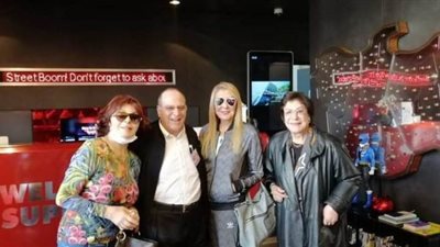 صادق الصباح يحتفل بنجاح مسلسل سكر زيادة مع نجومه