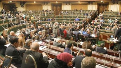 بعد الحديث عن «عدم دستورية» مد عمل البرلمان الحالي بسبب «كورونا».. شرعية مجلس النواب تحت التهديد.. وسلطة الرئيس طوق النجاة