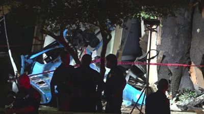 تحطم مروحية تابعة للشرطة الأمريكية بعد الارتطام بمبنى سكنى في تكساس | صور