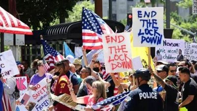 الاحتجاجات تضرب أنحاء مختلفة من العالم بالرغم من تحذيرات التباعد الاجتماعي