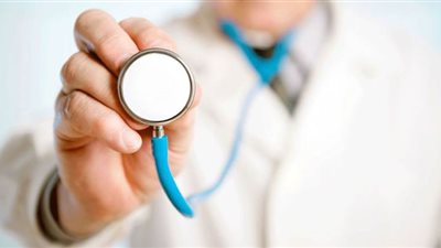 ما حكم الكشف عند طبيب أمراض نساء في رمضان؟.. الإفتاء تجيب