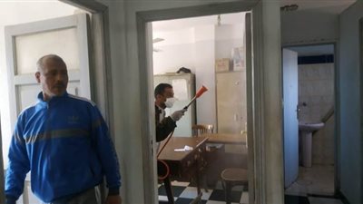 تطهير وتعقيم شوارع ومنشآت قفط في قنا | صور