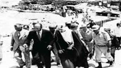 فيديو نادر لزيارة الملك فيصل والسادات لخط برليف في ذكرى العاشر من رمضان