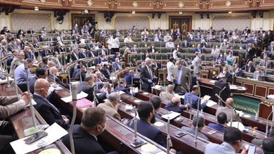 نواب البرلمان يطالبون الحكومة بخطة للتقشف